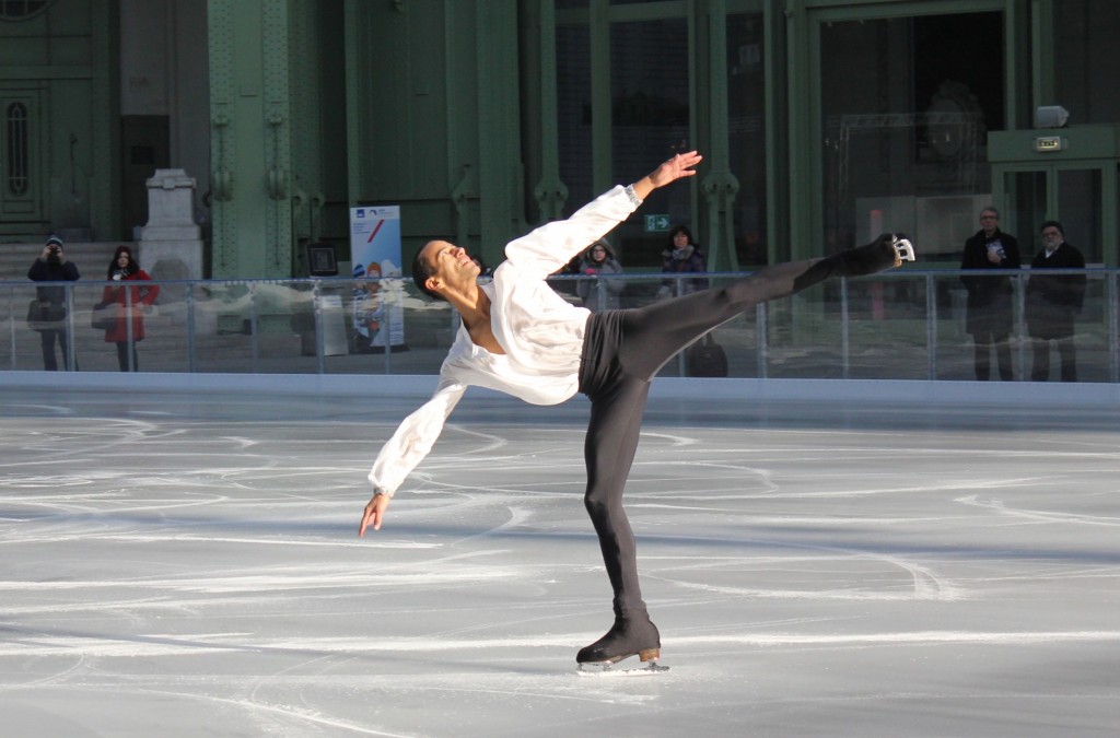 patineur patinoire éphémère grand palais paris