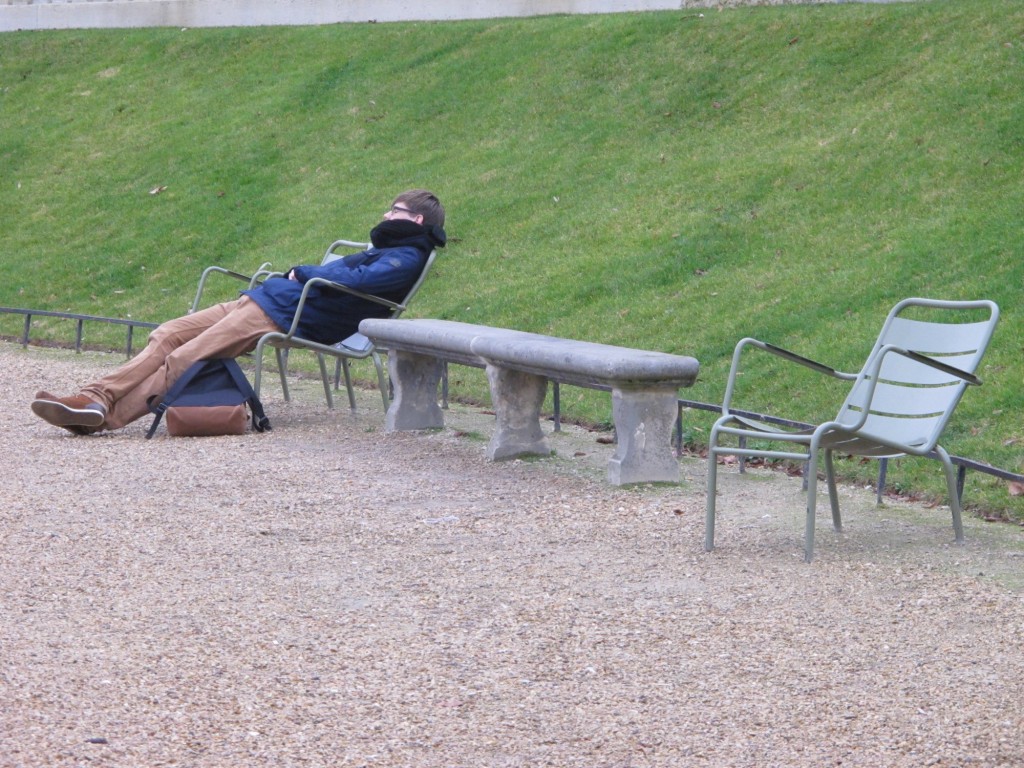 dormeur jardin du Luxembourg