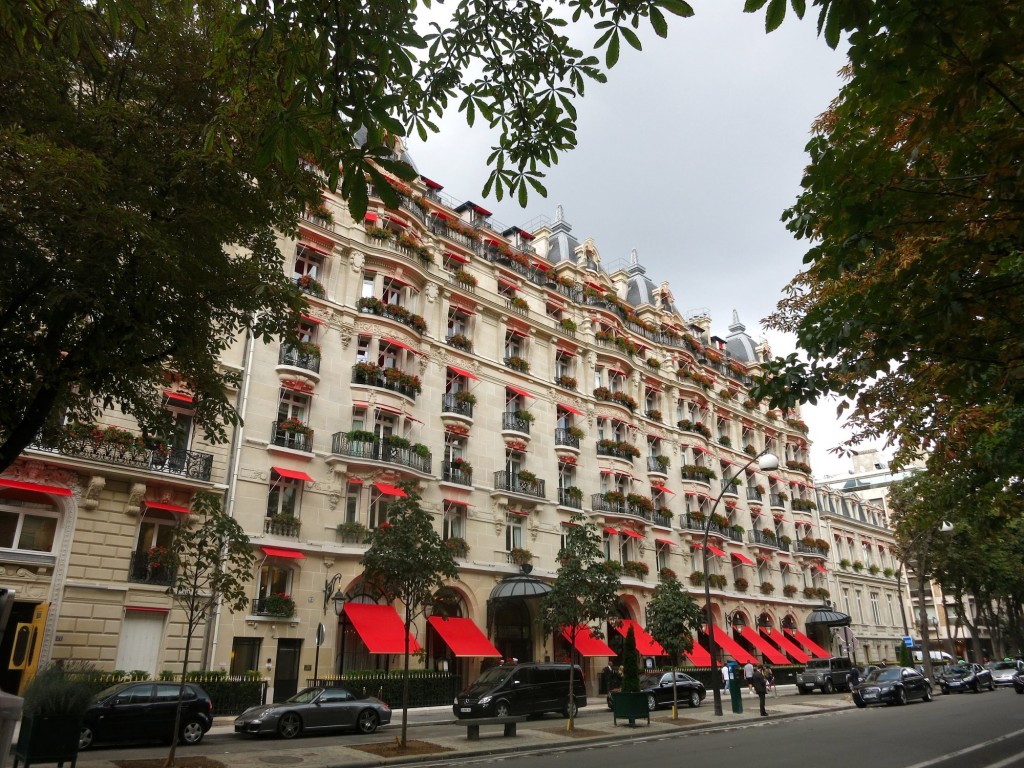 Plaza Athénée façade