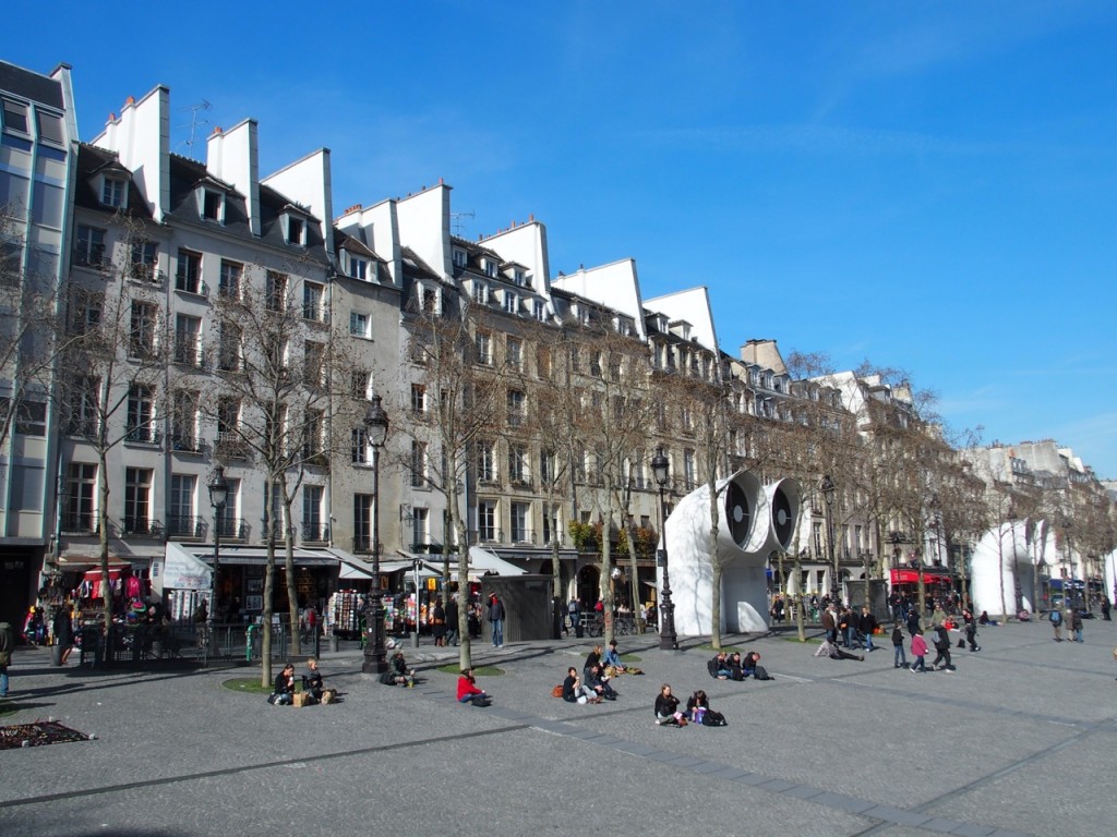 Paris sous le soleil - Parvis Beaubourg