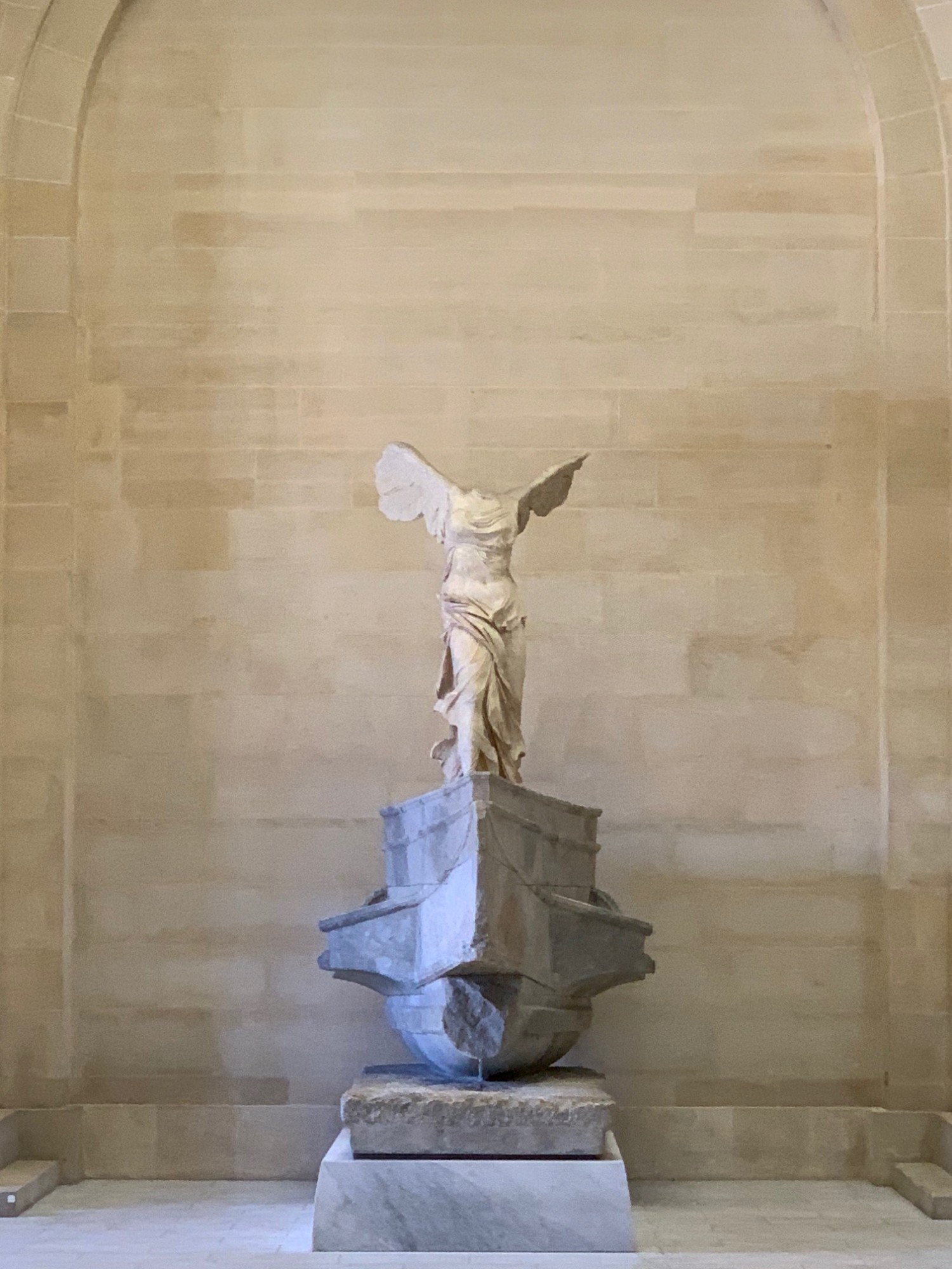 Louvre - la victoire de Samothrace 