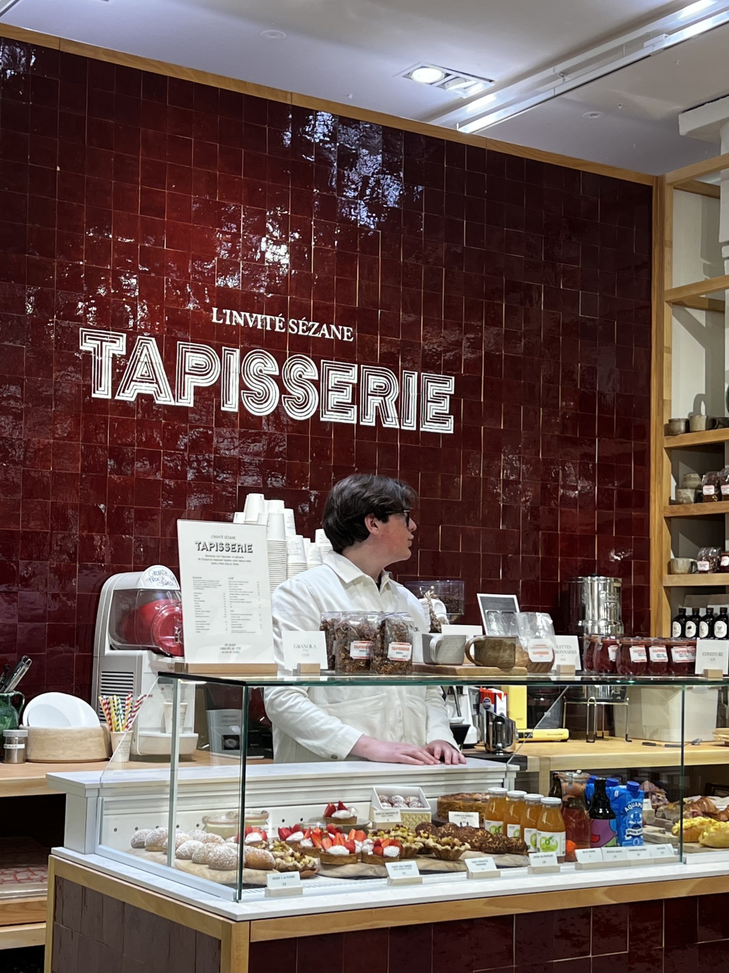 Tapisserie invitée par Sézane au Bon Marché